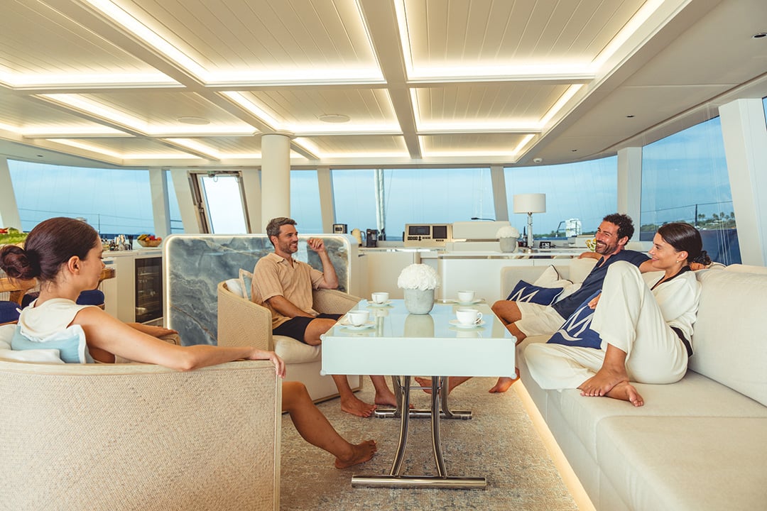 Yacht Mischievous passengers visiting in the living room