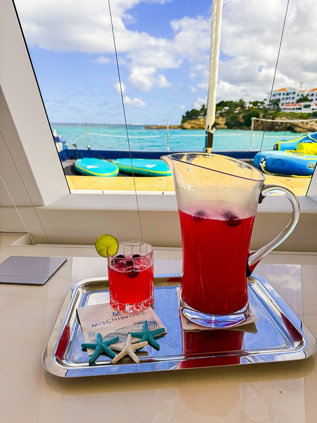 Yach Mischievous sparkling punch