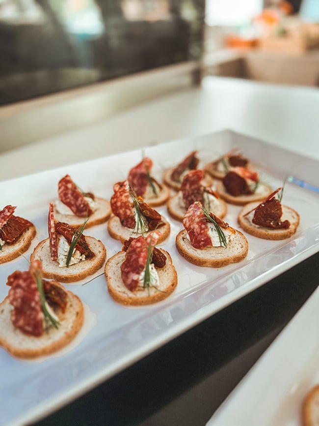 Yach Mischievous tapas
