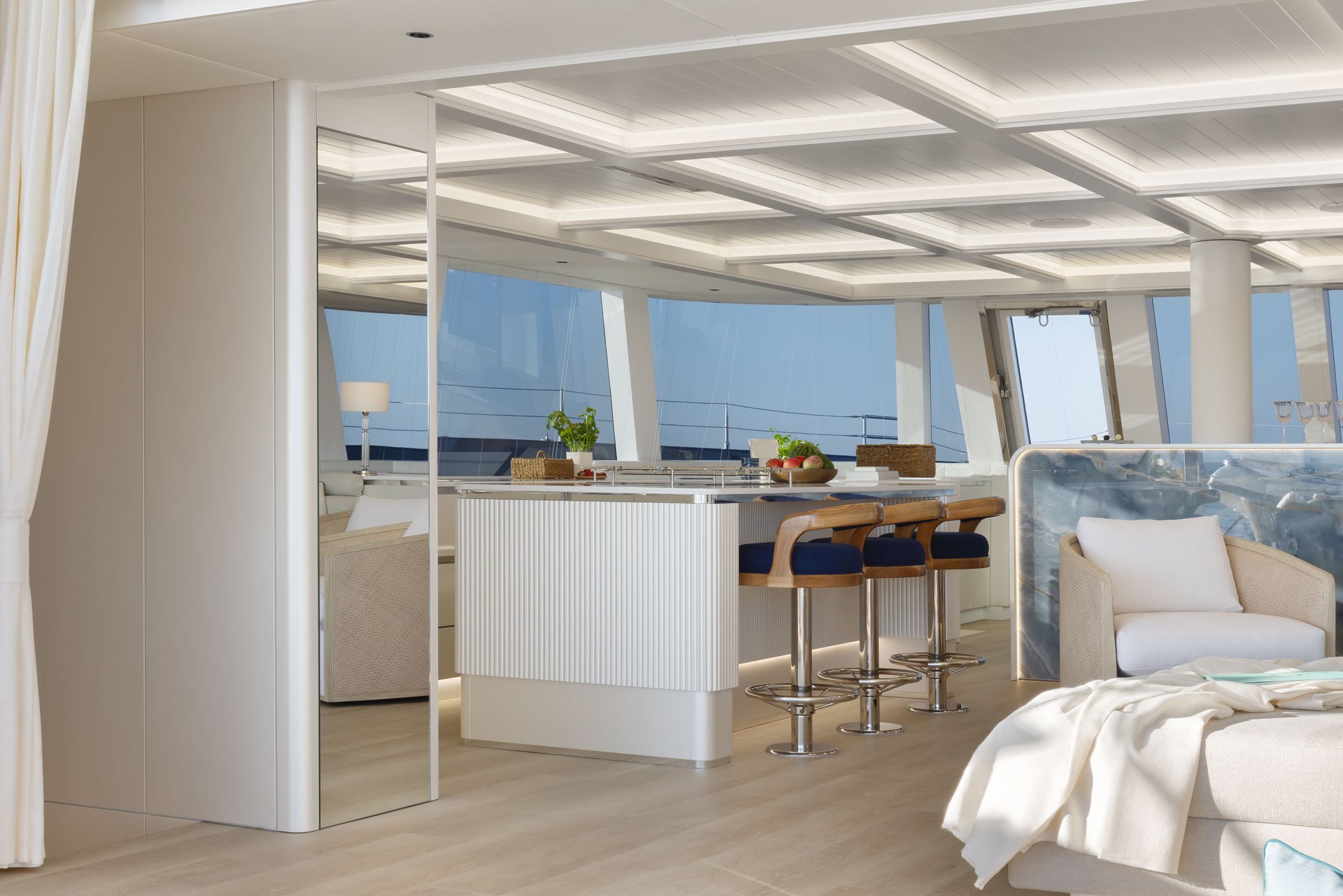 Yacht Mischievous Salon